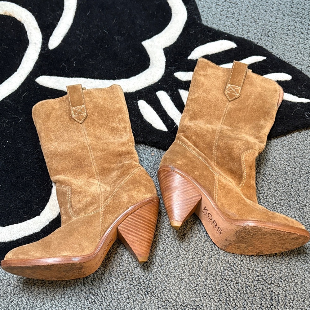 Vintage y2k Michael Kors Cone Heel Tan Suede Boots - Picture 4 of 8